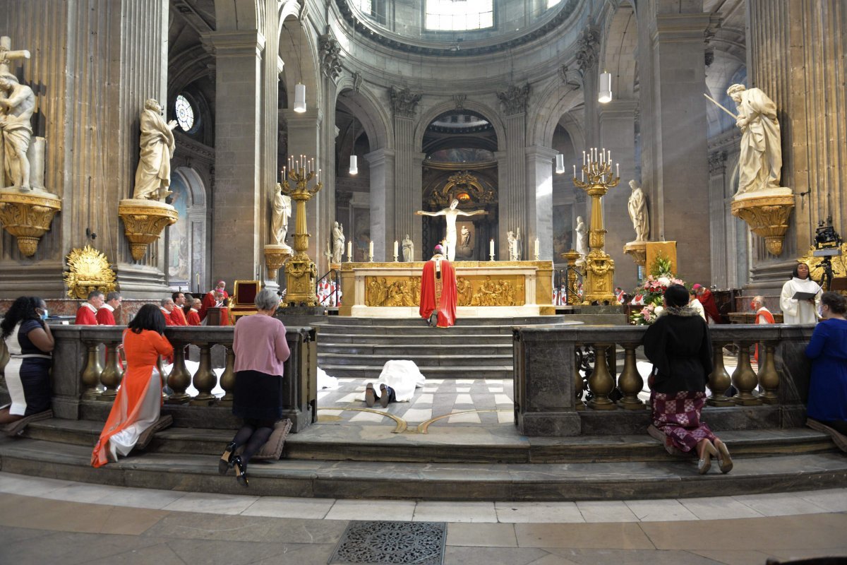 Ordinations de diacres permanents 2020. © Marie-Christine Bertin / Diocèse de Paris.