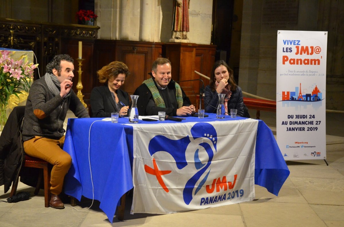 Table-ronde sur l'écologie intégrale à Saint-Germain l'Auxerrois. © Michel Pourny / Diocèse de Paris.