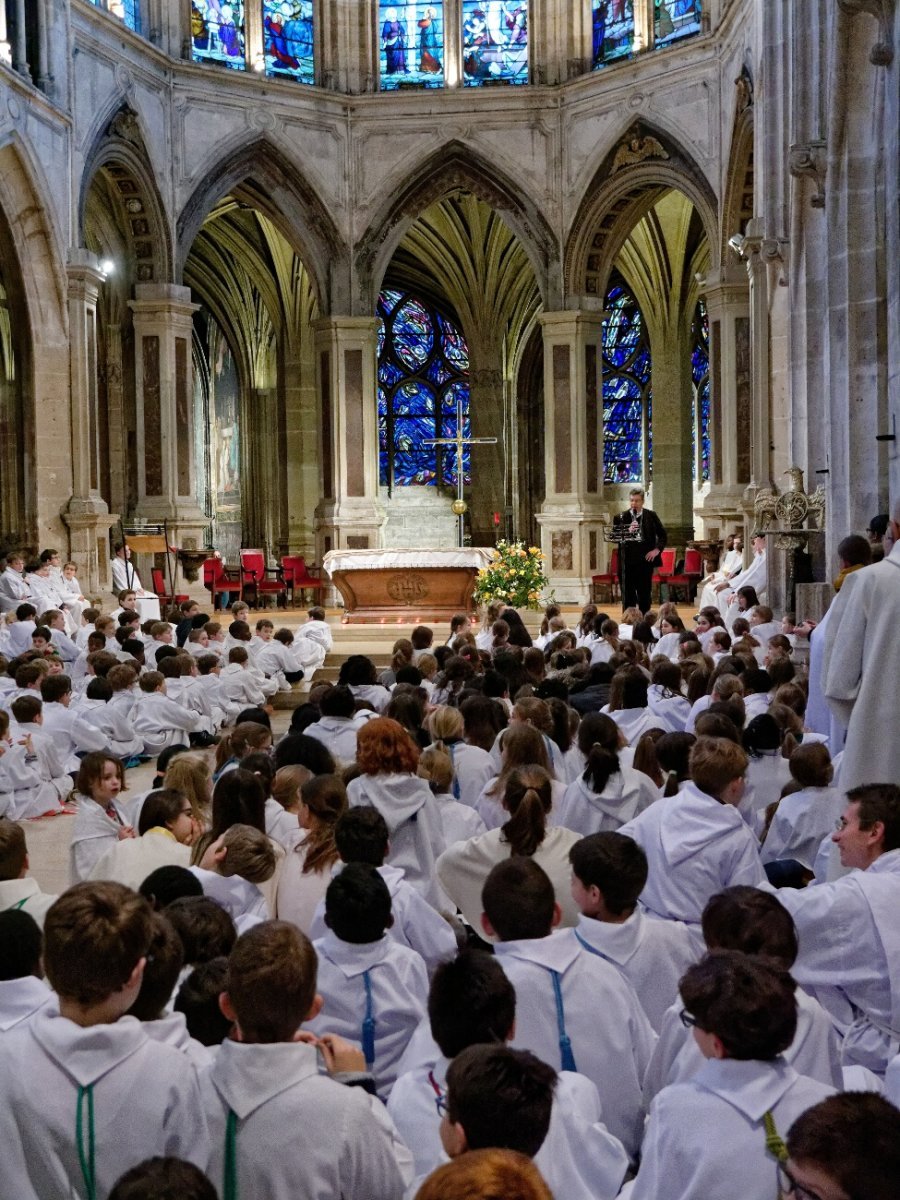 Rencontre avec Mgr Michel Aupetit, archevêque de Paris, à Saint-Séverin. © Yannick Boschat / Diocèse de Paris.