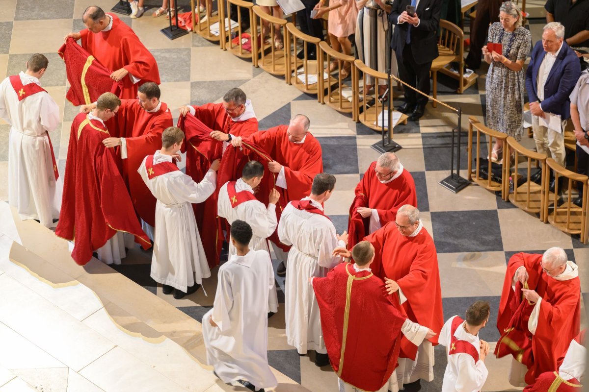 Ordinations sacerdotales 2025. © Jean-Baptiste Delerue / Diocèse de Paris.
