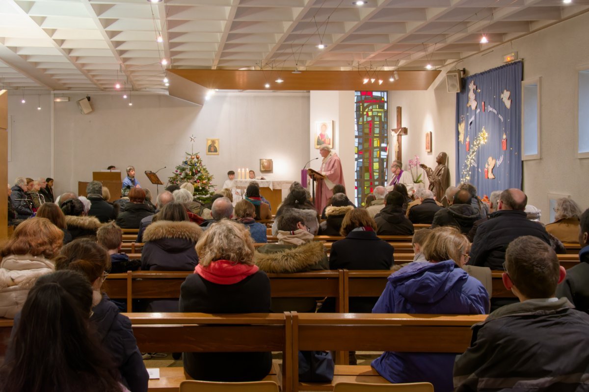 Messe à Saint-Jean des Deux-Moulins (13e). Dimanche 11 décembre 2022. © D. R..