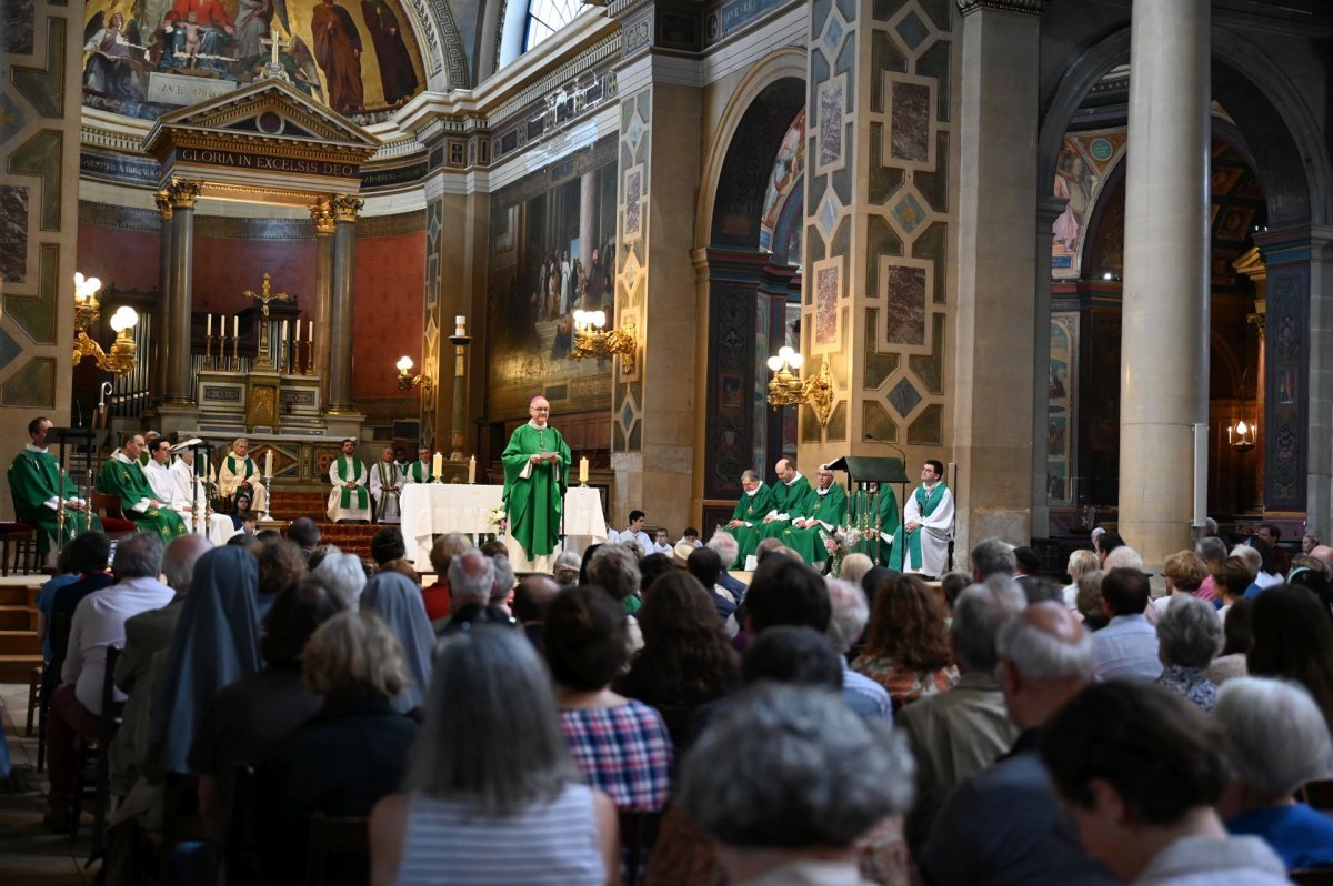 Messe d'action de grâce pour le ministère de Mgr Thibault Verny à Paris. © Marie-Christine Bertin / Diocèse de Paris.