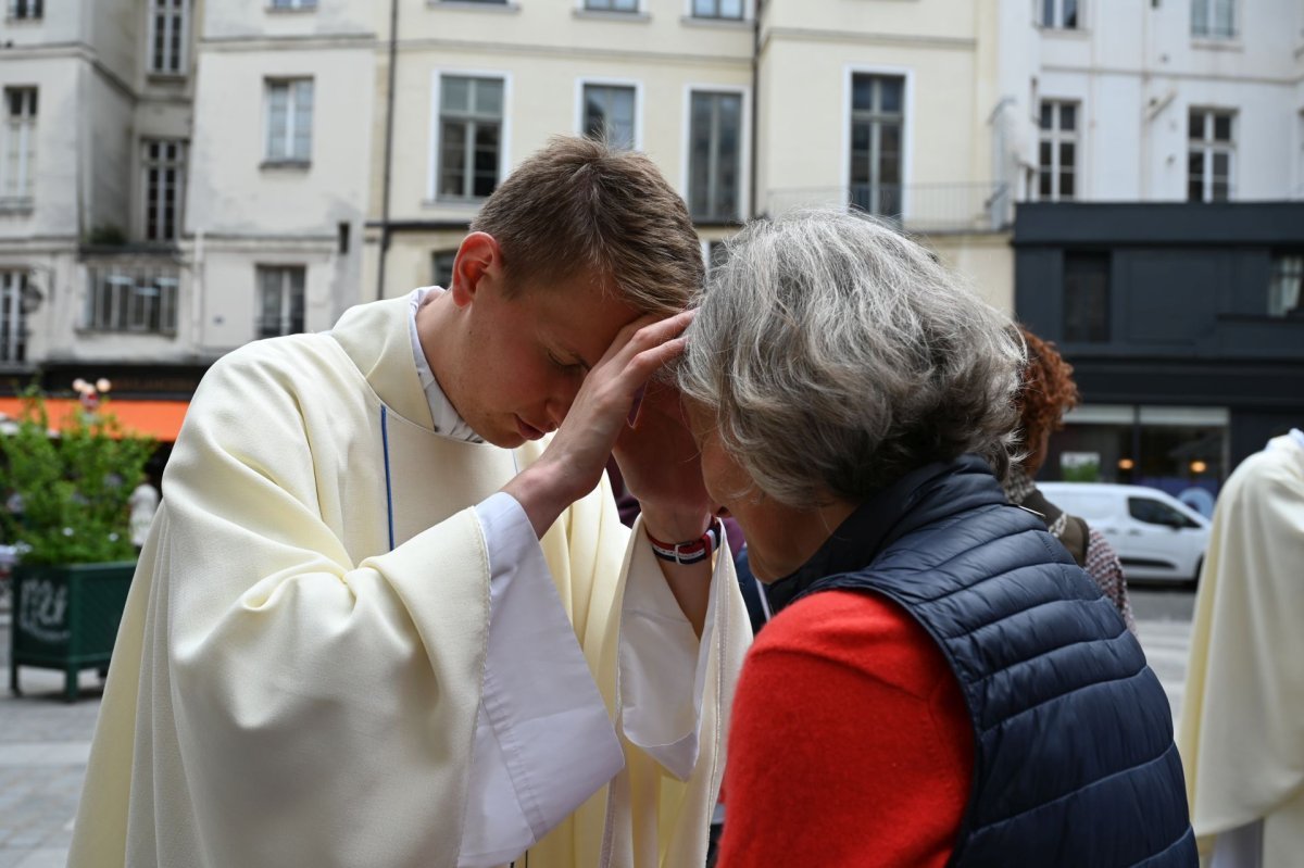 Messe des nouveaux prêtres à Notre-Dame des Victoires 2024. © Marie-Christine Bertin / Diocèse de Paris.