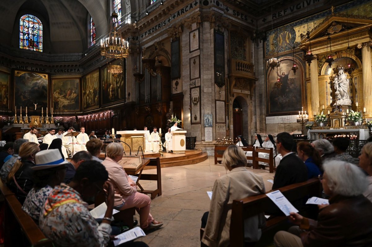 Messe des nouveaux prêtres à Notre-Dame des Victoires 2024. © Marie-Christine Bertin / Diocèse de Paris.