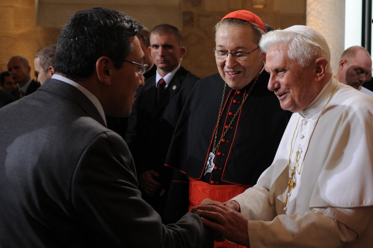 12 septembre 2008, voyage du pape Benoît XVI en France. © Jean-Michel Turpin.