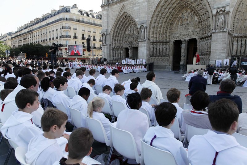 Ordinations sacerdotales 2012 à Notre-Dame de Paris. © Yannick Boschat / Diocèse de Paris.