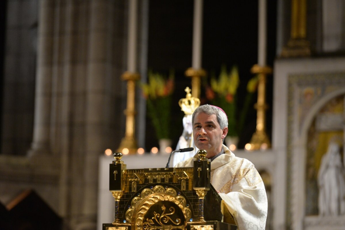 Procession Mariale, messe au Sacré-Coeur de Montmartre, Mgr Denis Jachiet. © Marie-Christine Bertin / Diocèse de Paris.