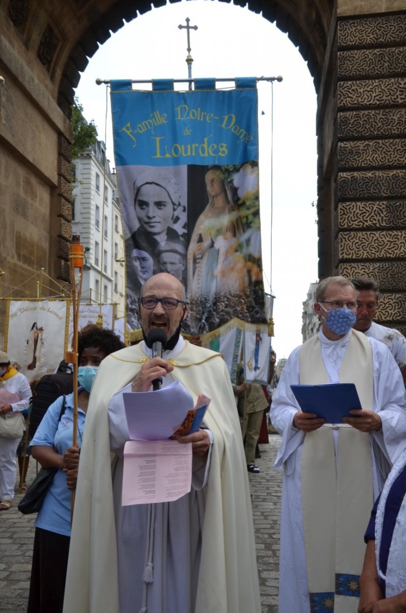 Fête de l'Assomption de la Vierge Marie : procession dans Paris. © Michel Pourny / Diocèse de Paris.