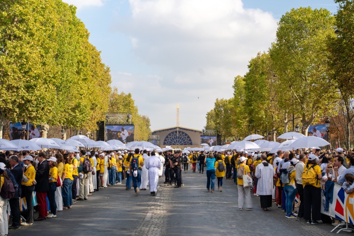 Messe à la Concorde et aux Champs-Élysées présidée par le pape Léon XIV. © Marie-Sarah Laroche / Diocèse de Paris.