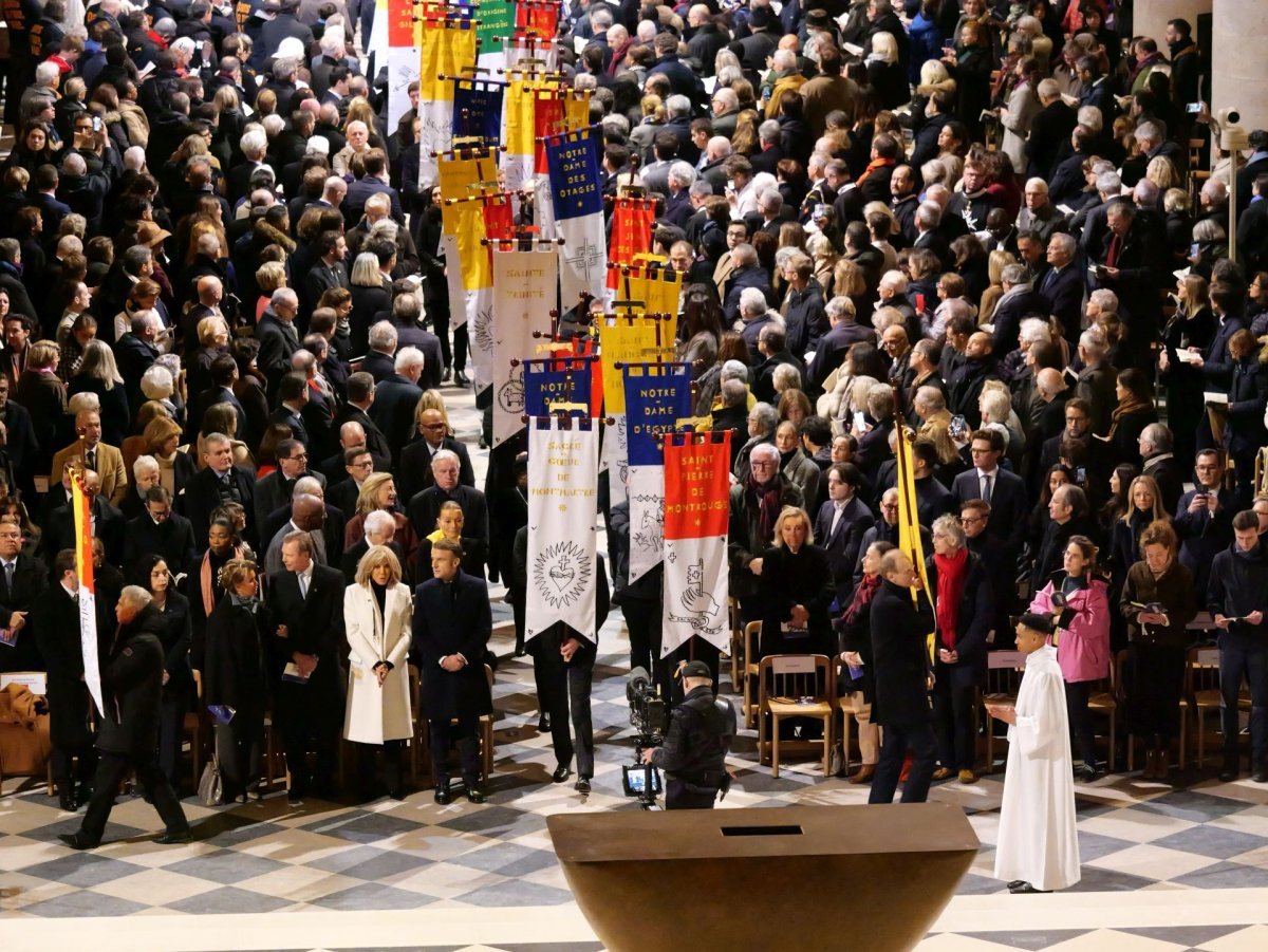 Messe de consécration de l'autel de Notre-Dame de Paris. © Yannick Boschat / Diocèse de Paris.