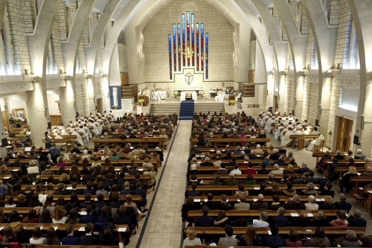 Ordinations pour la Compagnie de Jésus. © Trung Hieu Do / Diocèse de Paris.