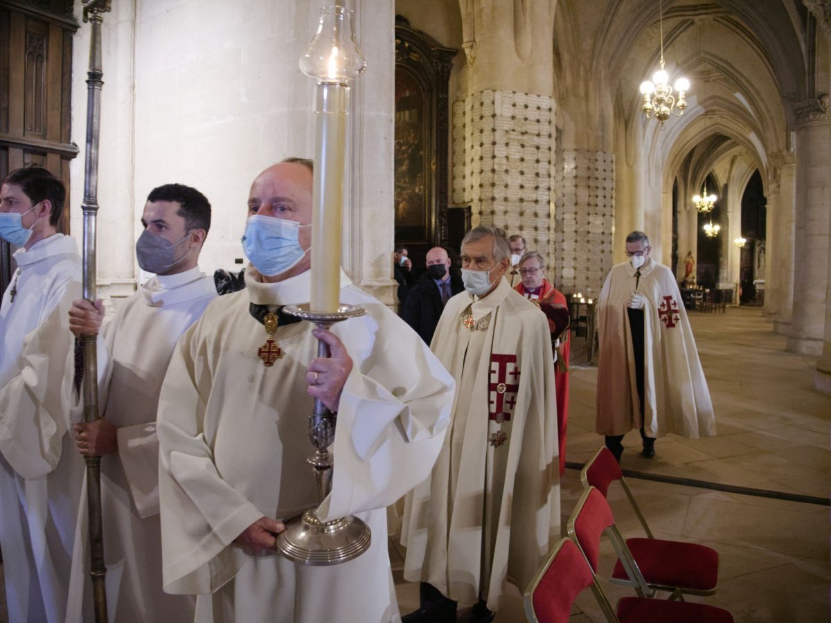 Ostention de la sainte couronne d'épines. © Yannick Boschat / Diocèse de Paris.