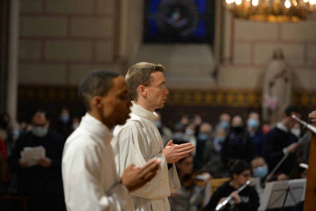 Ordinations diaconales en vue du sacerdoce 2020 à Saint-Ambroise (11e). © Marie-Christine Bertin / Diocèse de Paris.