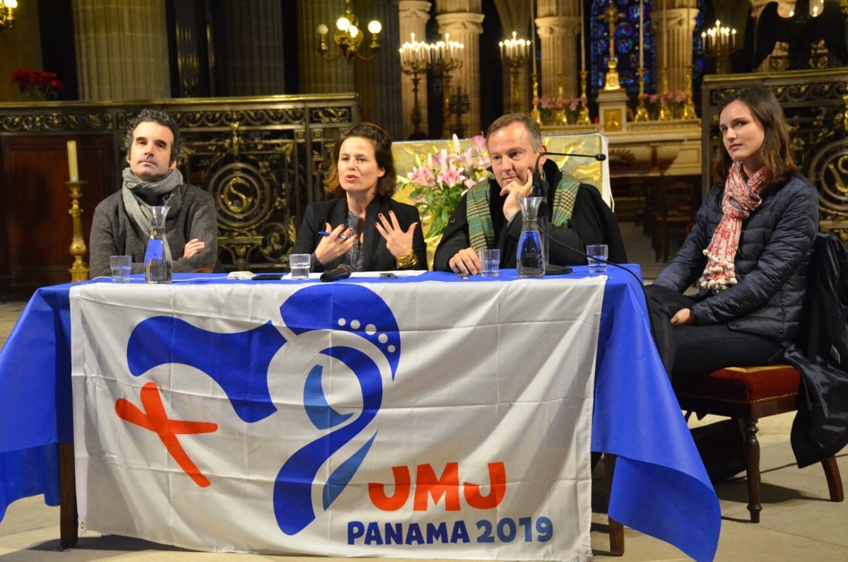 Table-ronde sur l'écologie intégrale à Saint-Germain l'Auxerrois. © Michel Pourny / Diocèse de Paris.