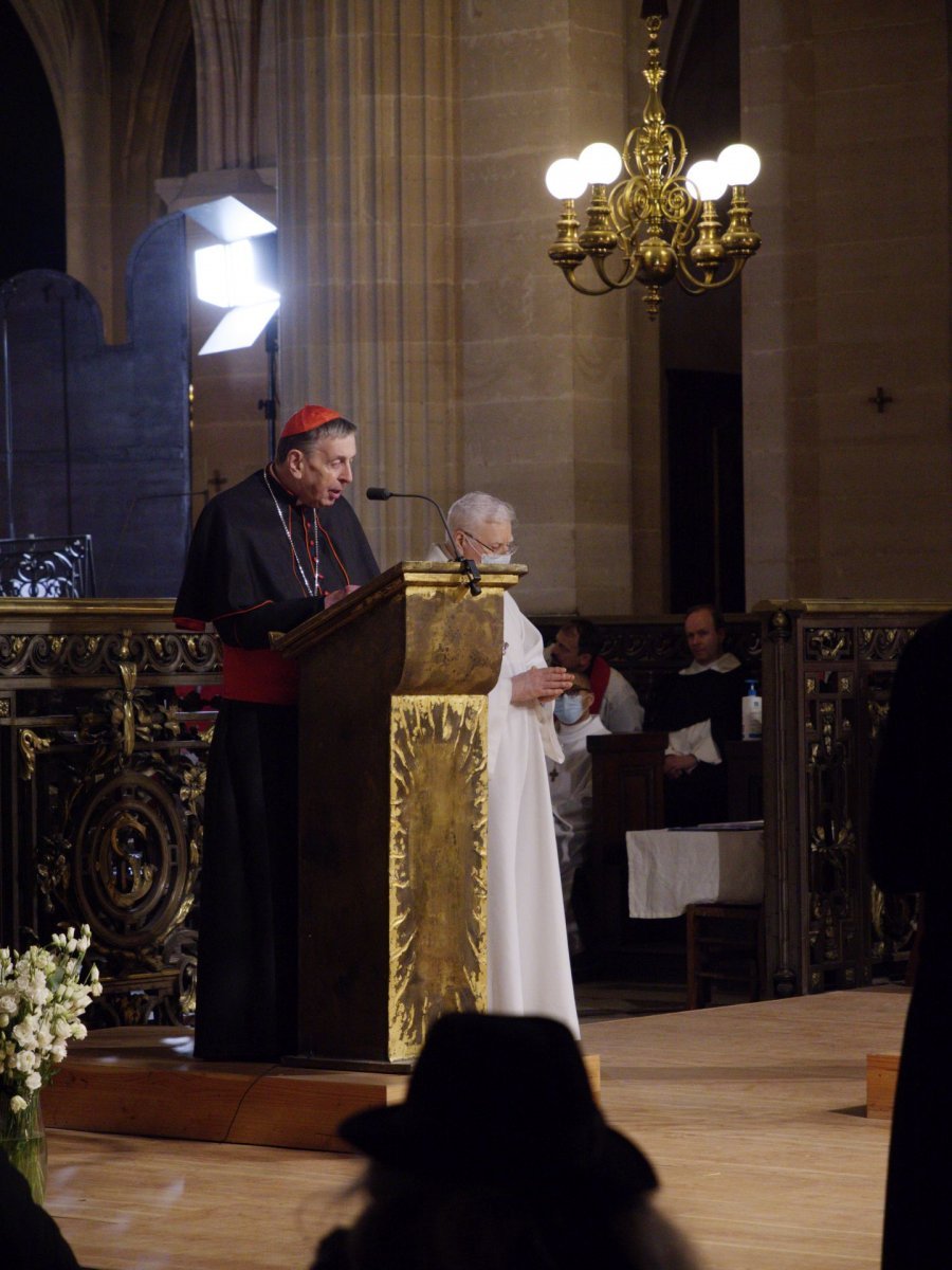 Ostention de la sainte couronne d'épines. © Yannick Boschat / Diocèse de Paris.