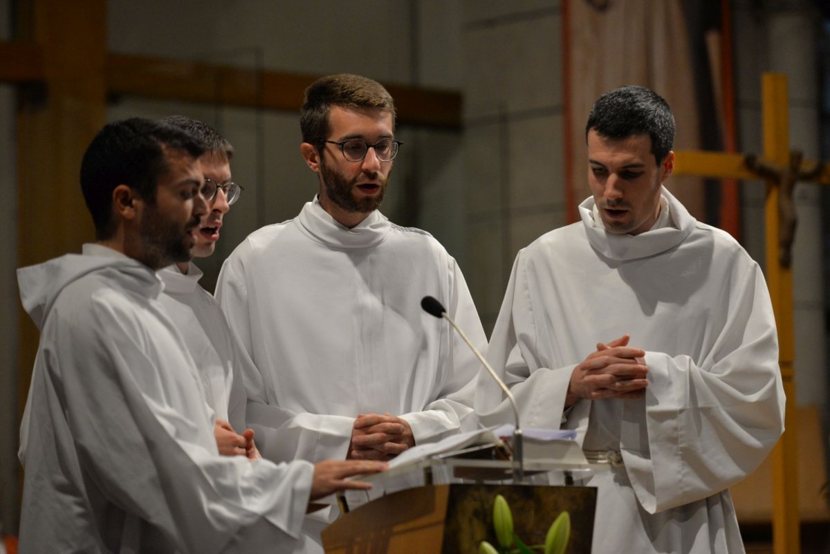 Ordinations diaconales en vue du sacerdoce à Saint-Hippolyte. © Marie-Christine Bertin / Diocèse de Paris.