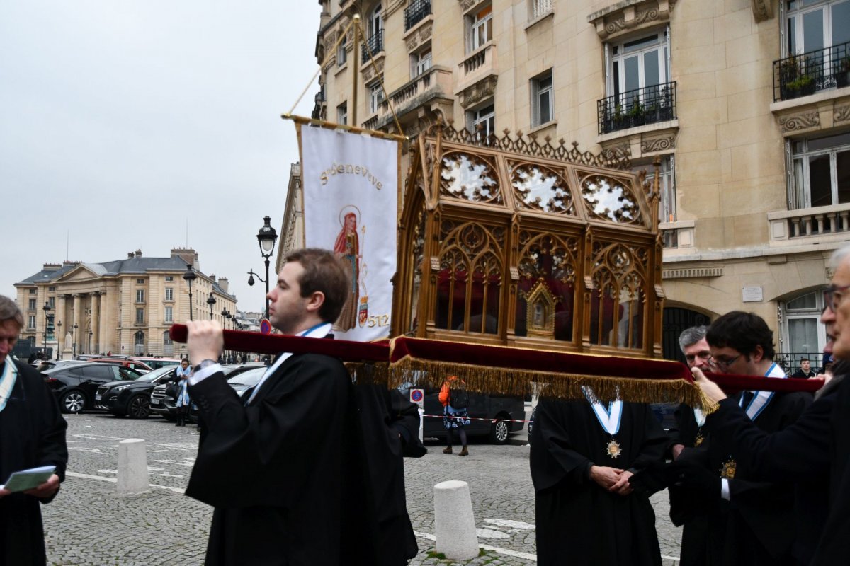 Neuvaine à sainte Geneviève : Messe solennelle et procession. © Michel Pourny / Diocèse de Paris.