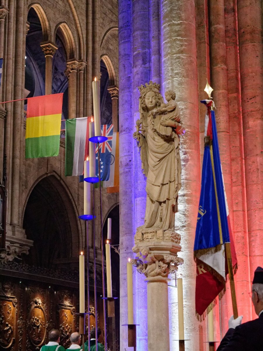 Messe pour le centenaire de la fin de la Première Guerre mondiale. © Yannick Boschat / Diocèse de Paris.