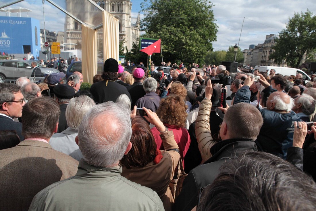 Inauguration du « Petit Pont – Cardinal Lustiger ». © Yannick Boschat / Diocèse de Paris.