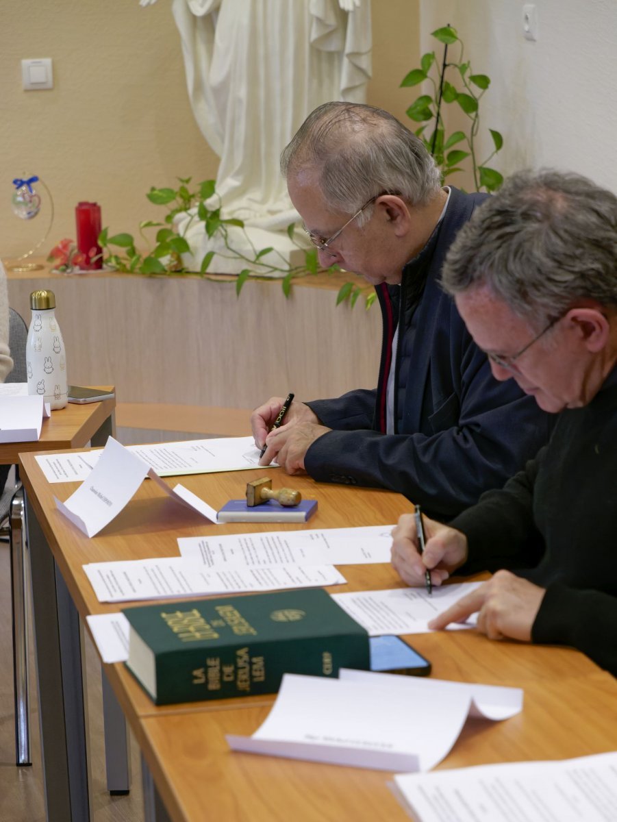 Clôture de l'enquête diocésaine pour la cause en canonisation de Mgr (…). © Yannick Boschat / Diocèse de Paris.