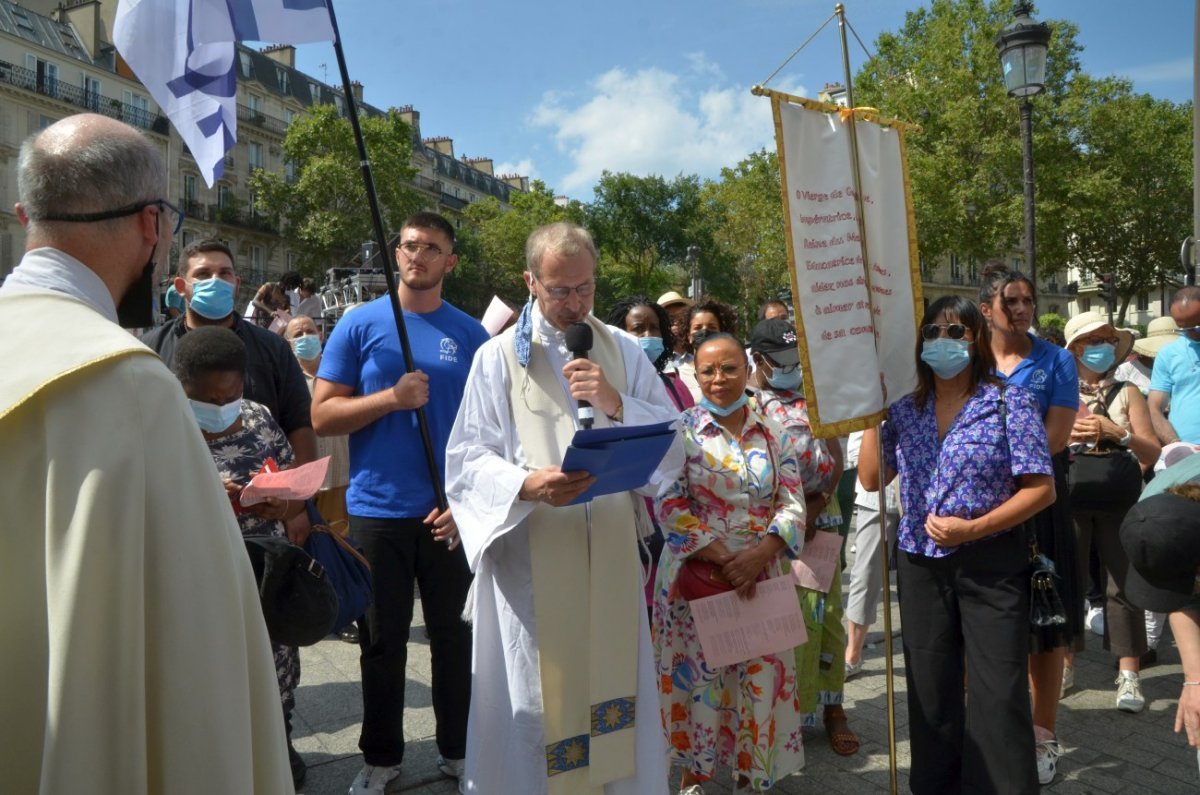 Fête de l'Assomption de la Vierge Marie : procession dans Paris. © Michel Pourny / Diocèse de Paris.