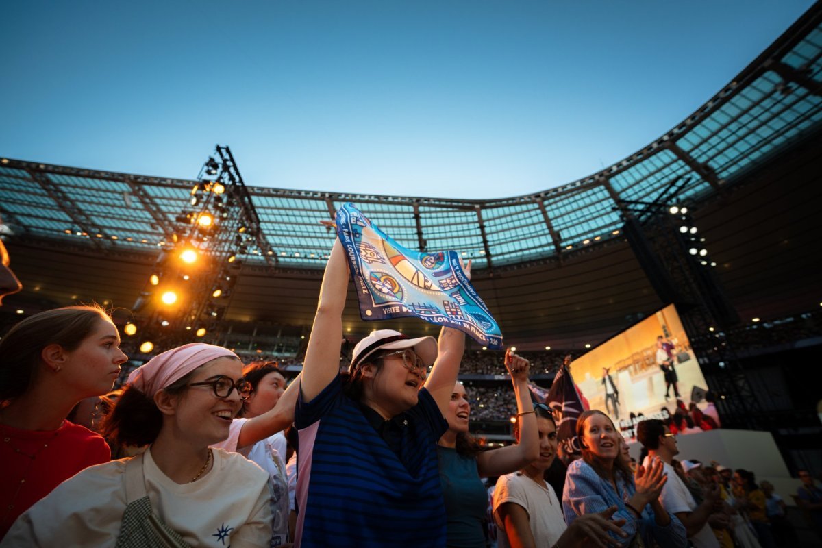 Veillée de prière avec les jeunes et le pape Léon XIV : Spectacle. © Dylan Guidez / Diocèse de Paris.