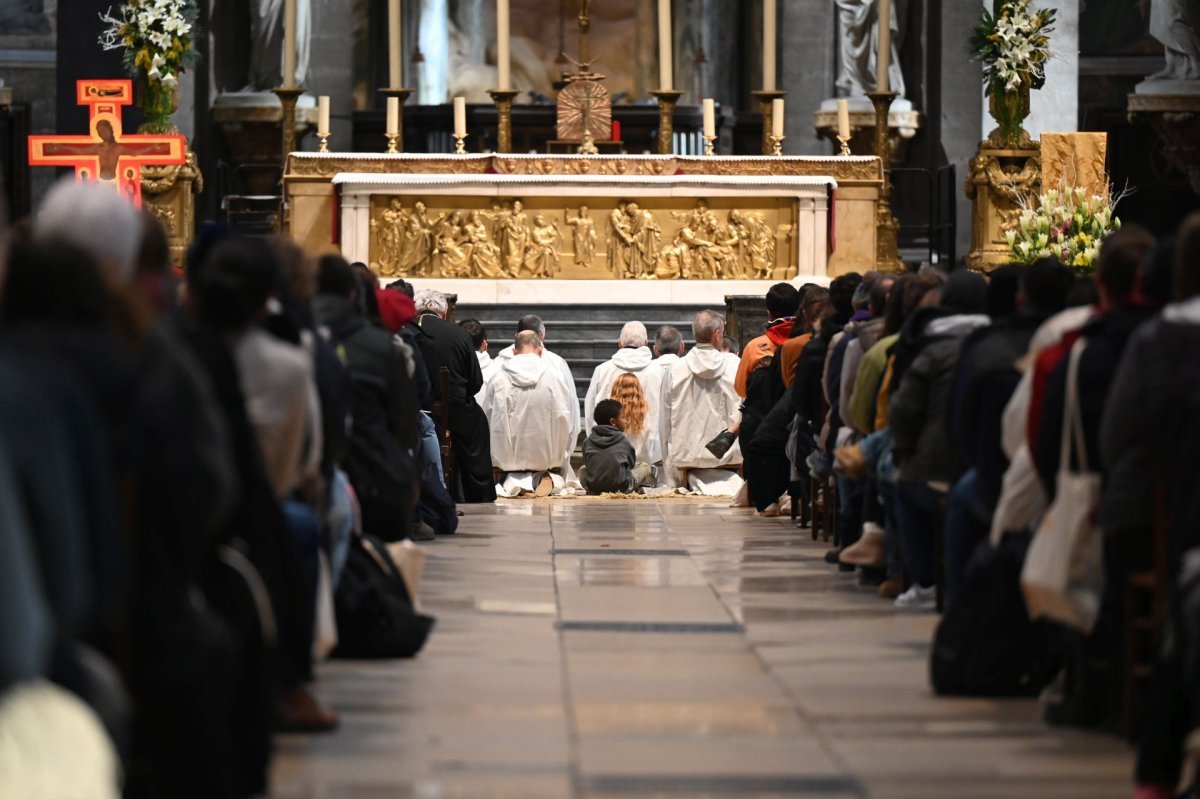 Prière du milieu du jour à Saint-Sulpice. © Marie-Christine Bertin / Diocèse de Paris.