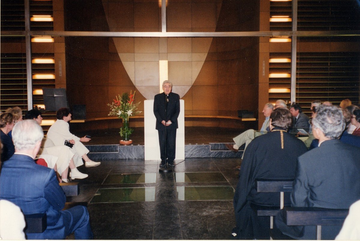 À Notre-Dame de l'Arche d'Alliance. En 1998. 