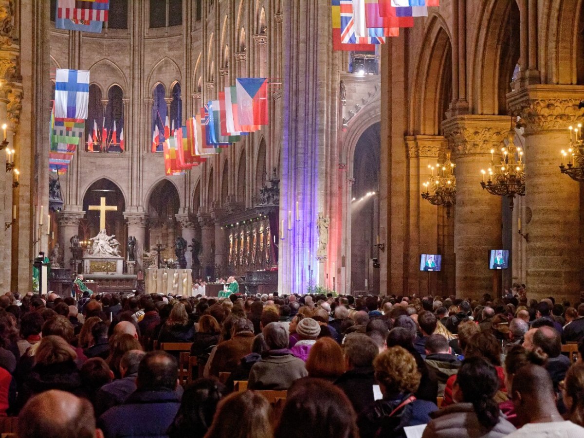 Messe pour le centenaire de la fin de la Première Guerre mondiale. © Yannick Boschat / Diocèse de Paris.