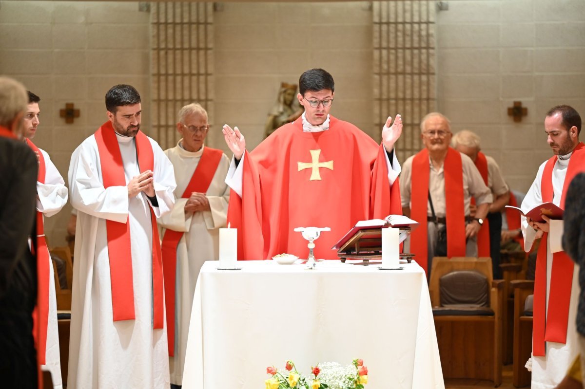 Messe des nouveaux prêtres à la Maison Marie-Thérèse. © Marie-Christine Bertin / Diocèse de Paris.