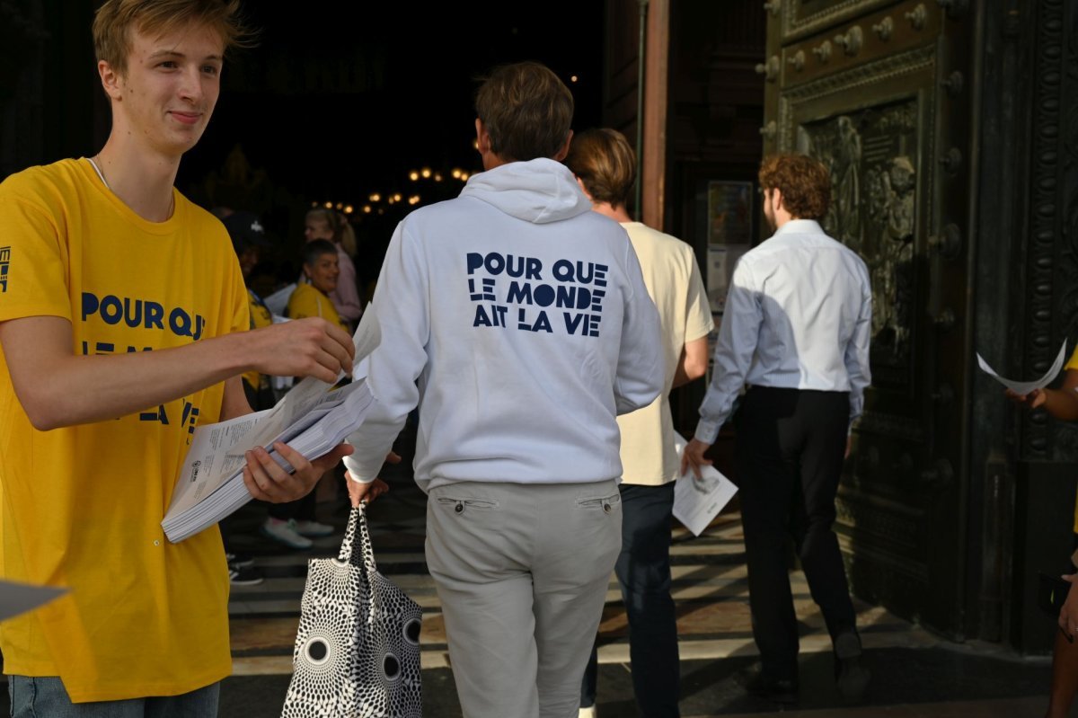 Messe de bénédiction des volontaires pour la visite du Pape Léon XIV à Paris. © Marie-Christine Bertin / Diocèse de Paris.