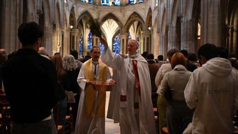 Catéchèse sur le sacrement du baptême. Lundi 5 mai 2025. (c) Marie-Christine Bertin / Diocèse de Paris.