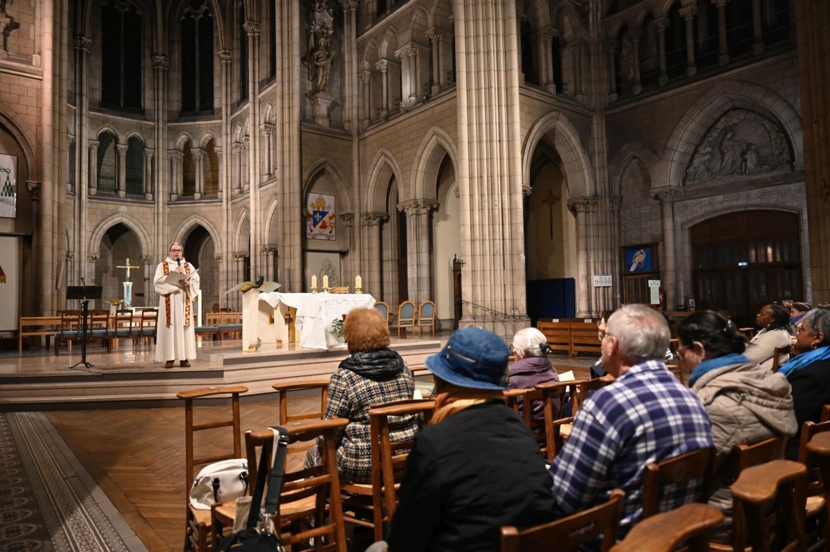 Veillée de l'espérance à la basilique Notre-Dame du Perpétuel Secours. © Marie-Christine Bertin / Diocèse de Paris.