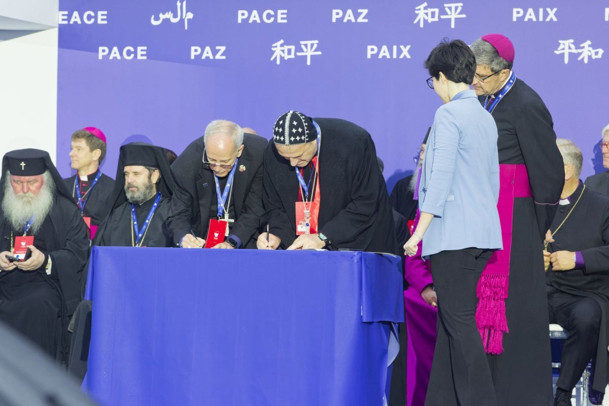 Cérémonie conclusive de la Rencontre internationale pour la paix. © Yannick Boschat / Diocèse de Paris.