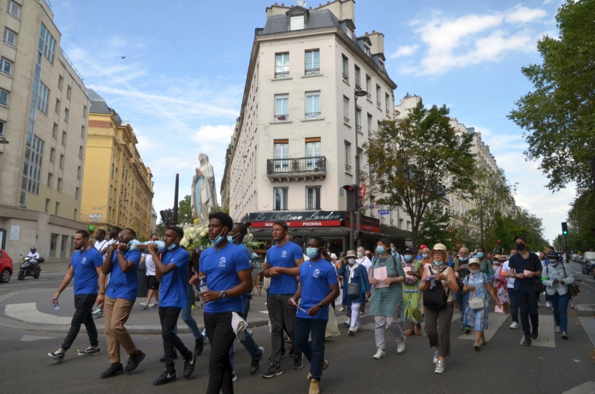 Fête de l'Assomption de la Vierge Marie : procession dans Paris. © Michel Pourny / Diocèse de Paris.