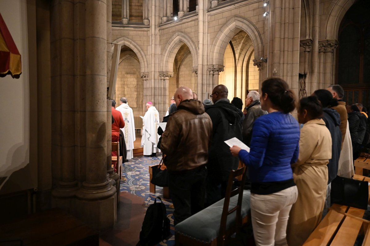Veillée de l'espérance à la basilique Notre-Dame du Perpétuel Secours. © Marie-Christine Bertin / Diocèse de Paris.