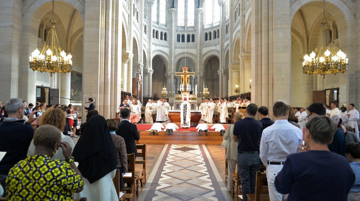 Ordinations diaconales en vue du sacerdoce 2018. © Marie-Christine Bertin / Diocèse de Paris.