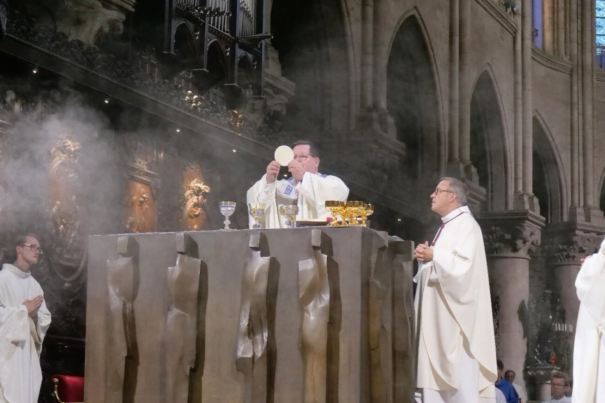 Messe anticipée de l'Assomption. © Yannick Boschat / Diocèse de Paris.