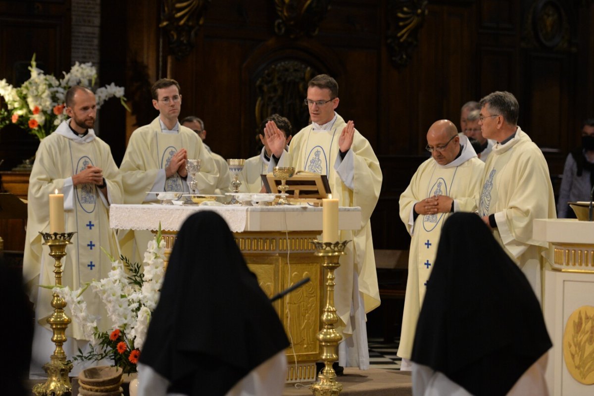 Messe des nouveaux prêtres à Notre-Dame des Victoires. © Marie-Christine Bertin / Diocèse de Paris.