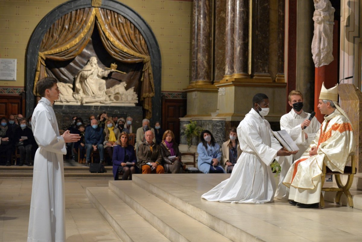 Ordinations diaconales en vue du sacerdoce : Henri de Prémare à (…). © Marie-Christine Bertin / Diocèse de Paris.