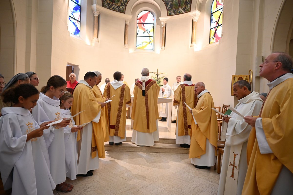 130e anniversaire de la fondation des Soeurs Franciscaines Réparatrices de (…). © Marie-Christine Bertin / Diocèse de Paris.