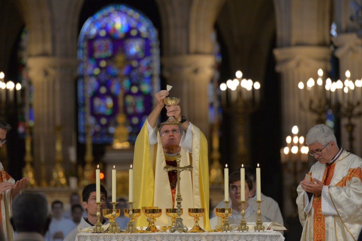 Messe et veillée de prière pour les futurs prêtres. © Marie-Christine Bertin / Diocèse de Paris.