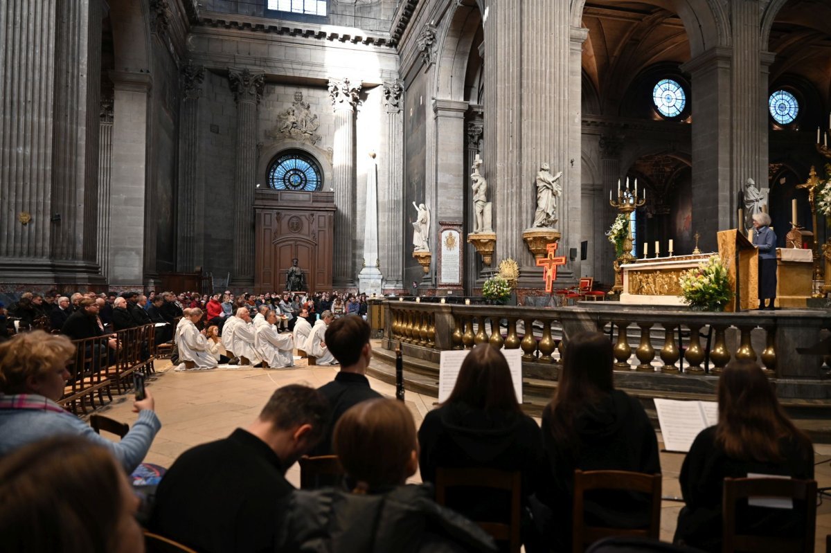 Prière du milieu du jour à Saint-Sulpice. © Marie-Christine Bertin / Diocèse de Paris.