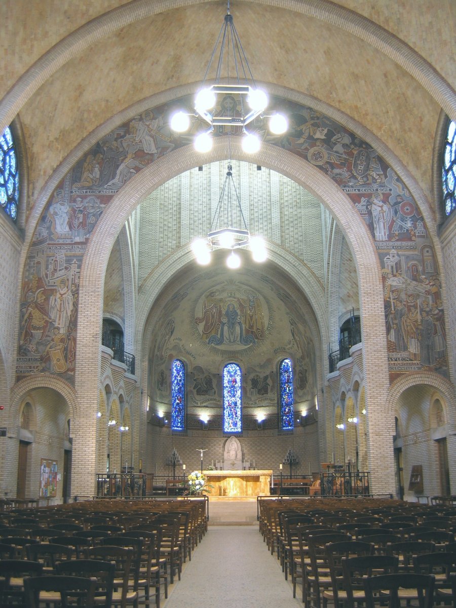 Vue de la nef et du choeur de Saint-Léon. © CDAS Paris.