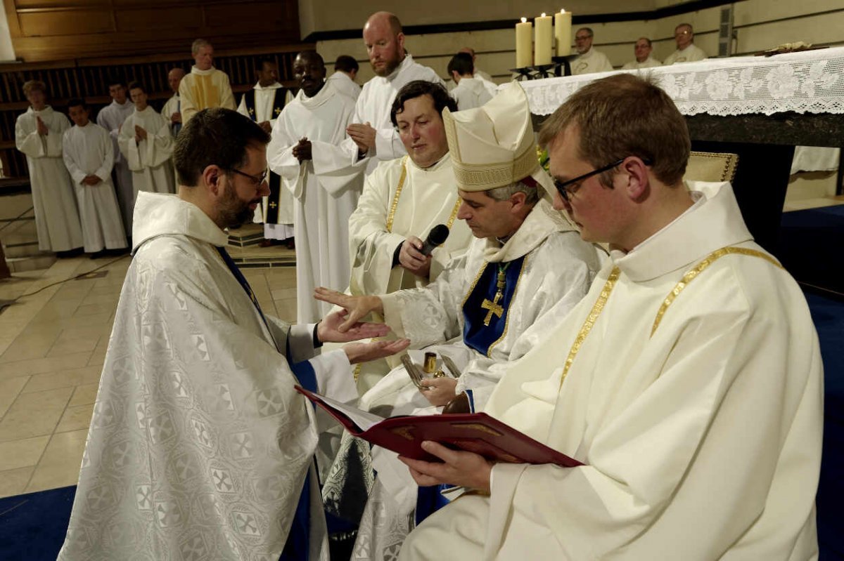 Ordinations pour la Compagnie de Jésus. © Trung Hieu Do / Diocèse de Paris.