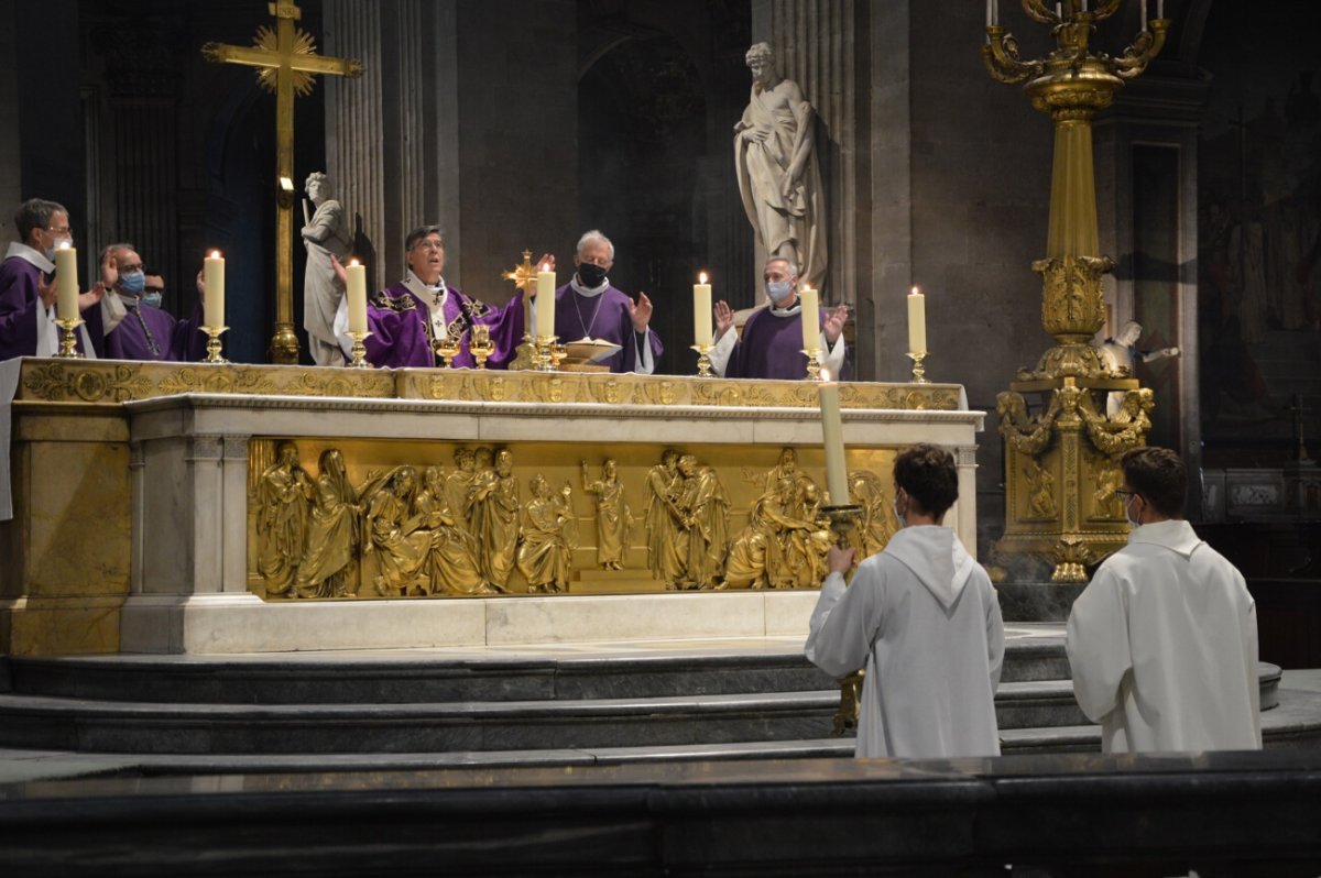 Messe suite à l'attentat à la basilique Notre-Dame de Nice. © Laurence Faure / Diocèse de Paris.