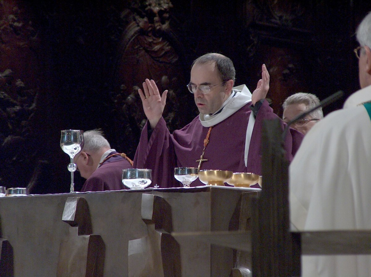 Le cardinal Barbarin, Primat des Gaules. © D. R..