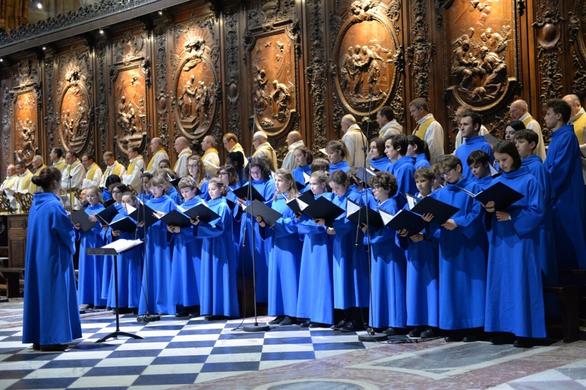 Vêpres de la fête de l'Immaculée Conception. © Marie-Christine Bertin / Diocèse de Paris.