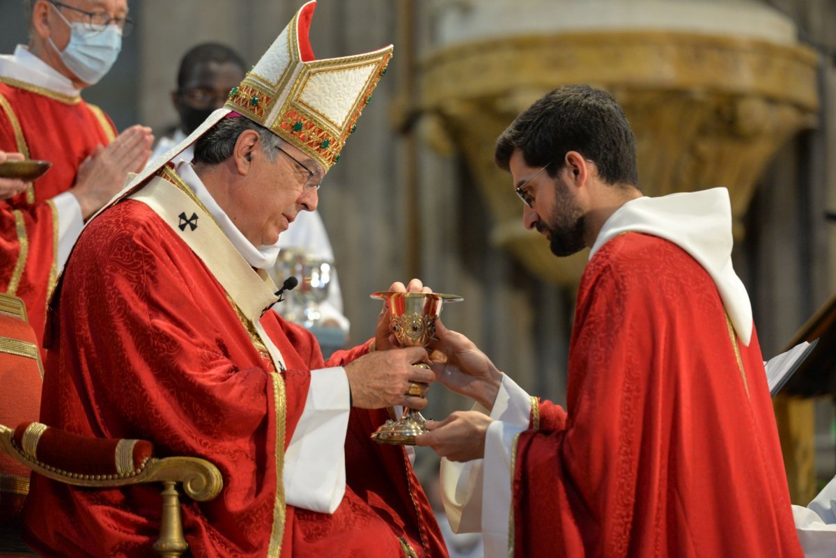 Ordination sacerdotale à Saint-Sulpice. 26 juin 2021 © Marie-Christine Bertin / Diocèse de Paris.