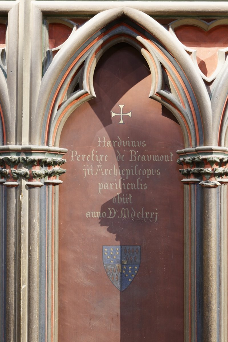 Blason à Notre-Dame de Paris. © Yannick Boschat / Diocèse de Paris.